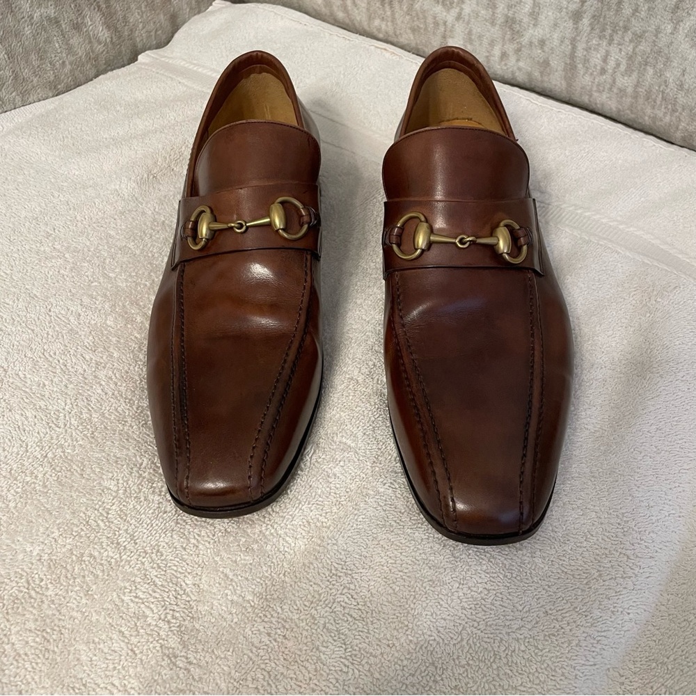 Gucci Brown Leather Men's Loafers with Gold Horsebit Accents. Size 8 1/2 D.